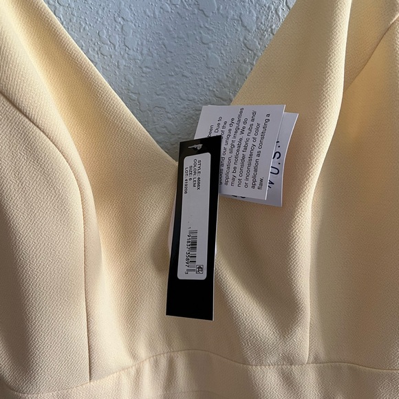 Yellow Dress - Picture 4 of 5